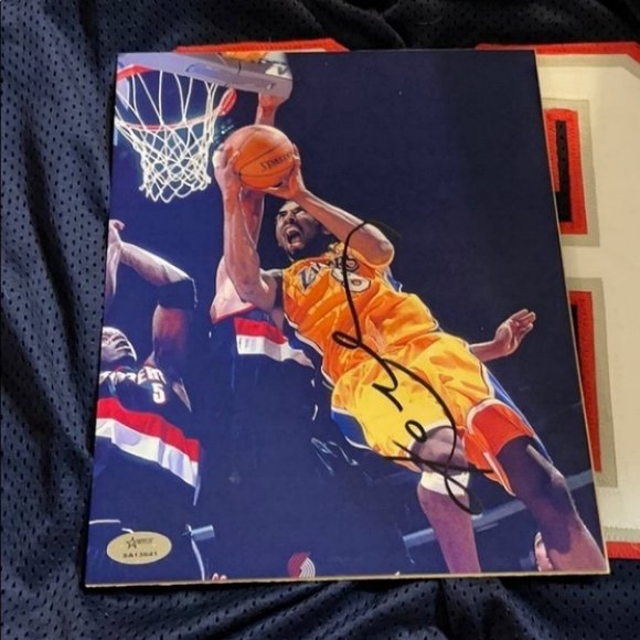 Kobe Bryant autographed 8x10 photo - Picture 1 of 2